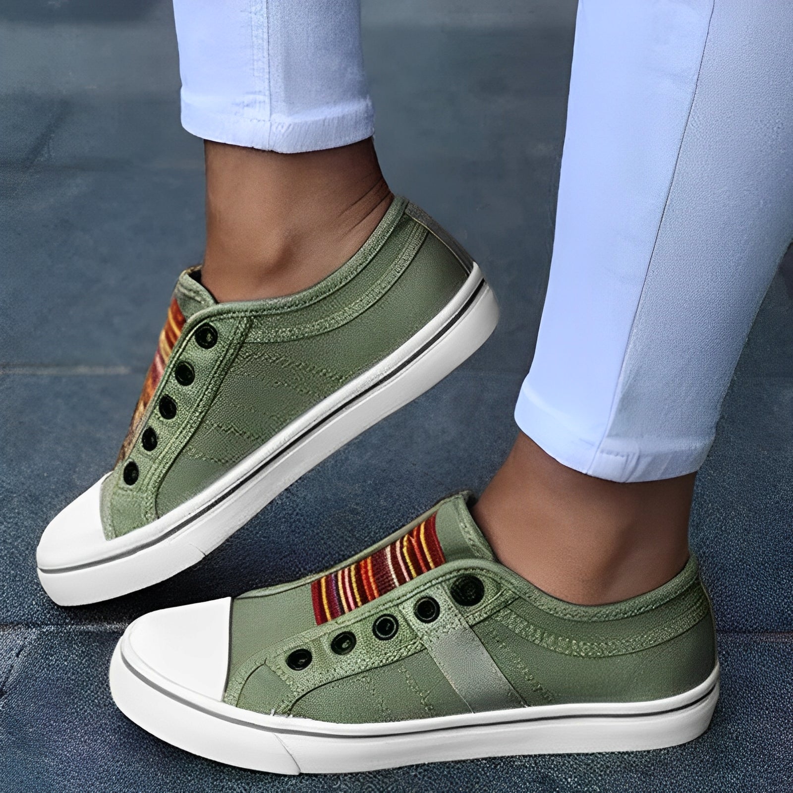 Mia - Sneakers in Modern Style