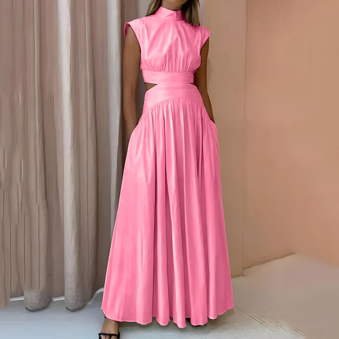 Isabella - Stylish Sleeveless Dress