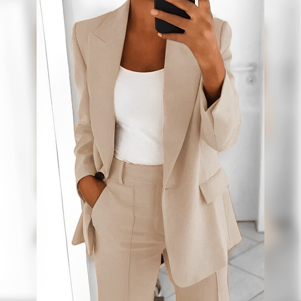 Mara – Elegant Ladies Suit
