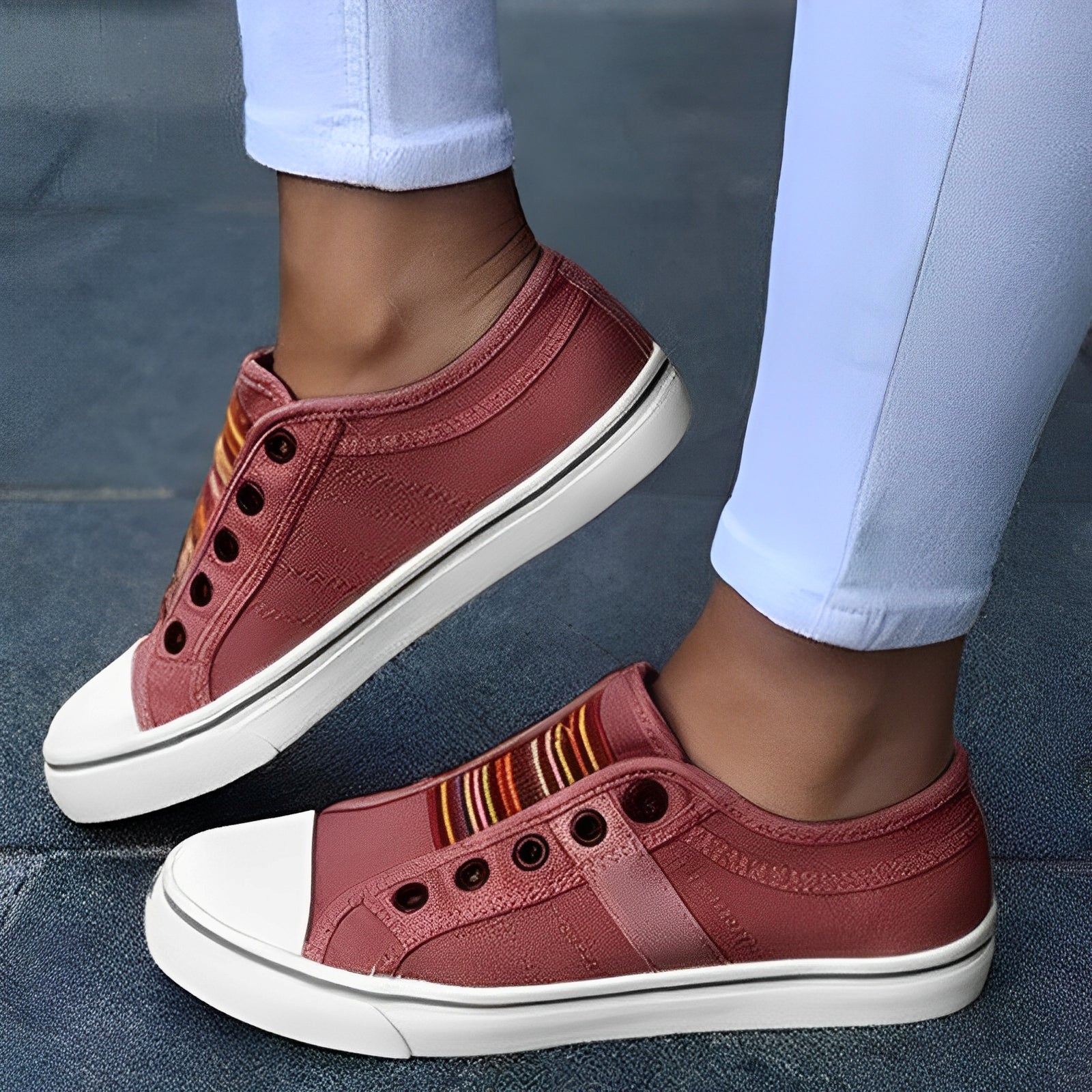 Mia - Sneakers in Modern Style