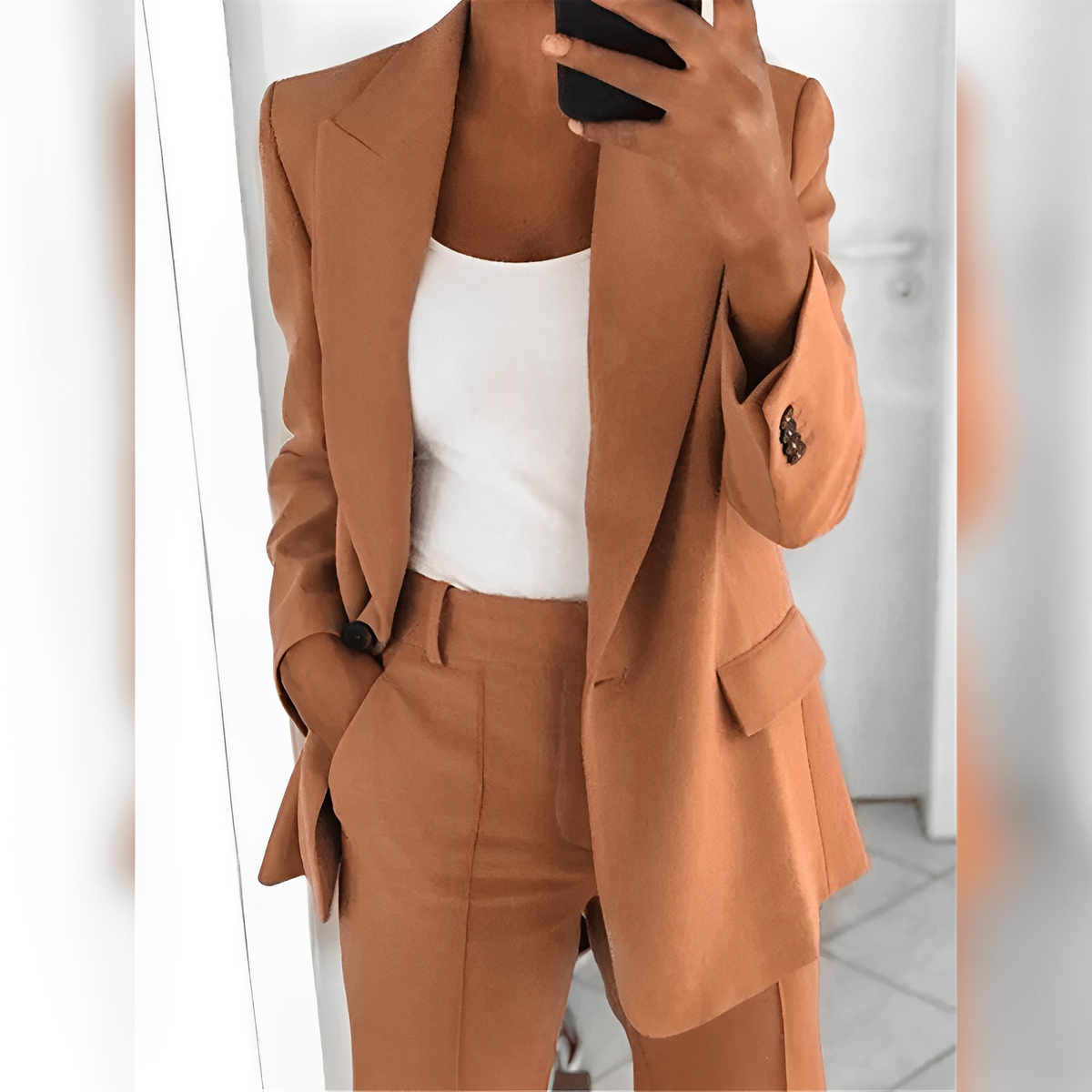 Mara – Elegant Ladies Suit