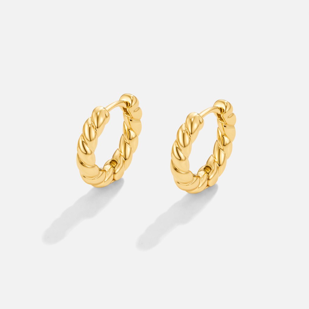 Orhyl – Twisted golden earrings