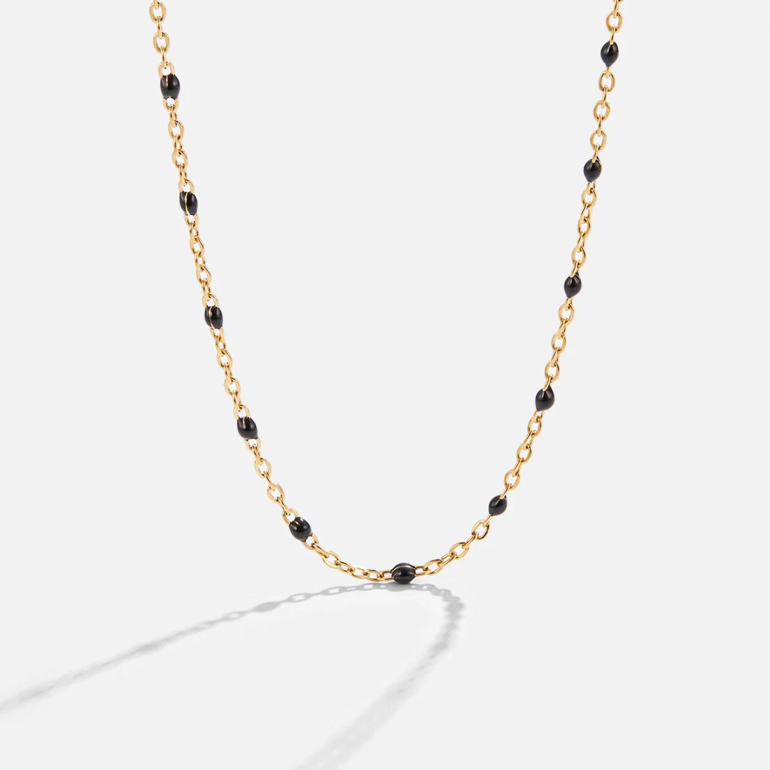 Yara – Elegant black pearl necklace