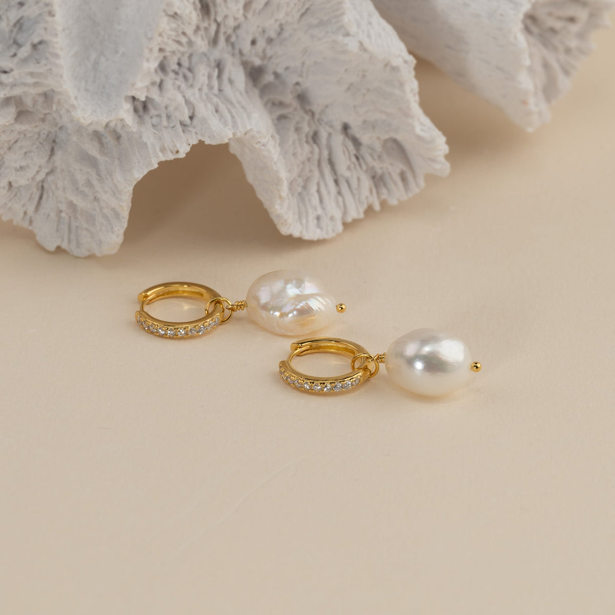 Wella – Elegant hoop earrings