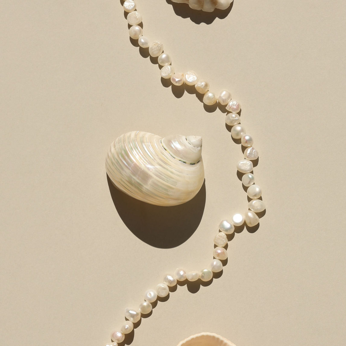 Kara – Necklace with Mini Rounded Details