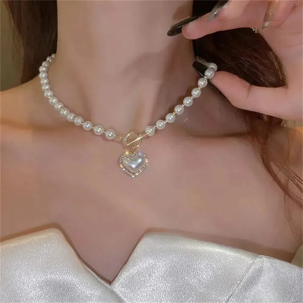 Amara – Choker collar of pearls