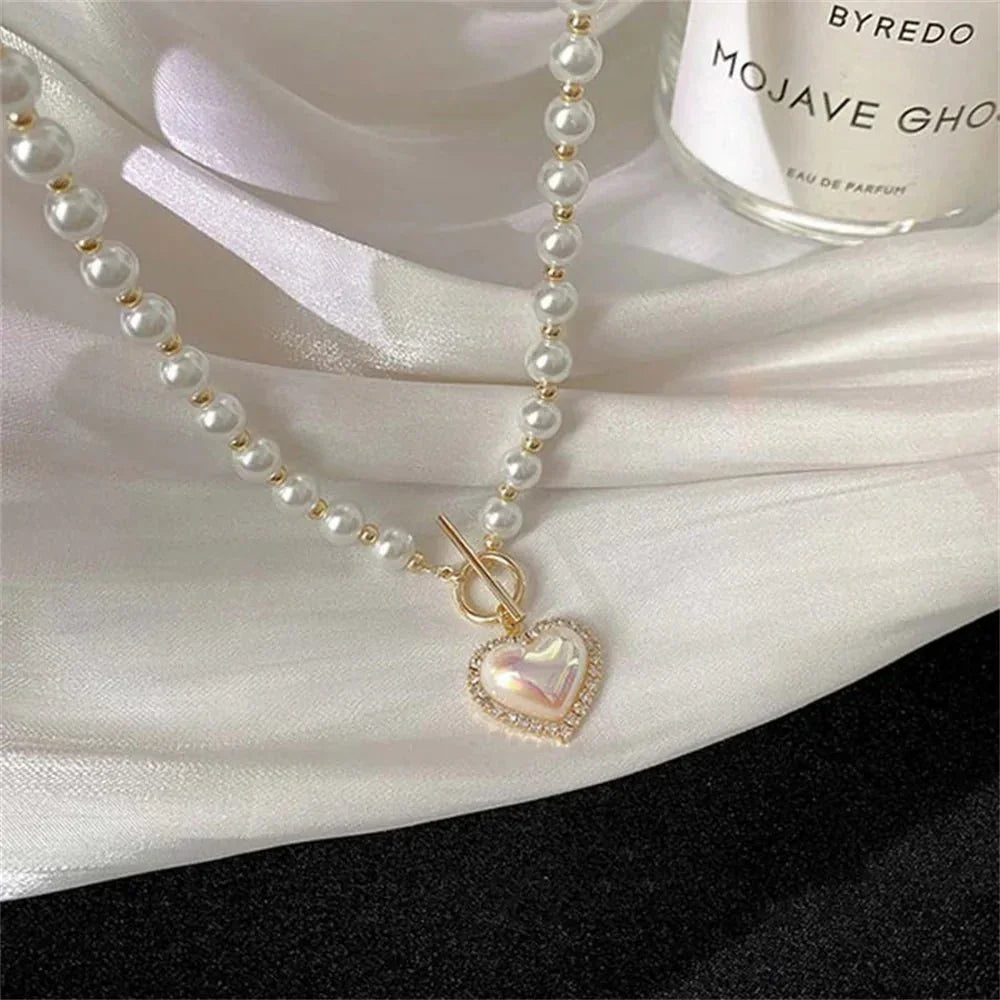 Amara – Choker collar of pearls