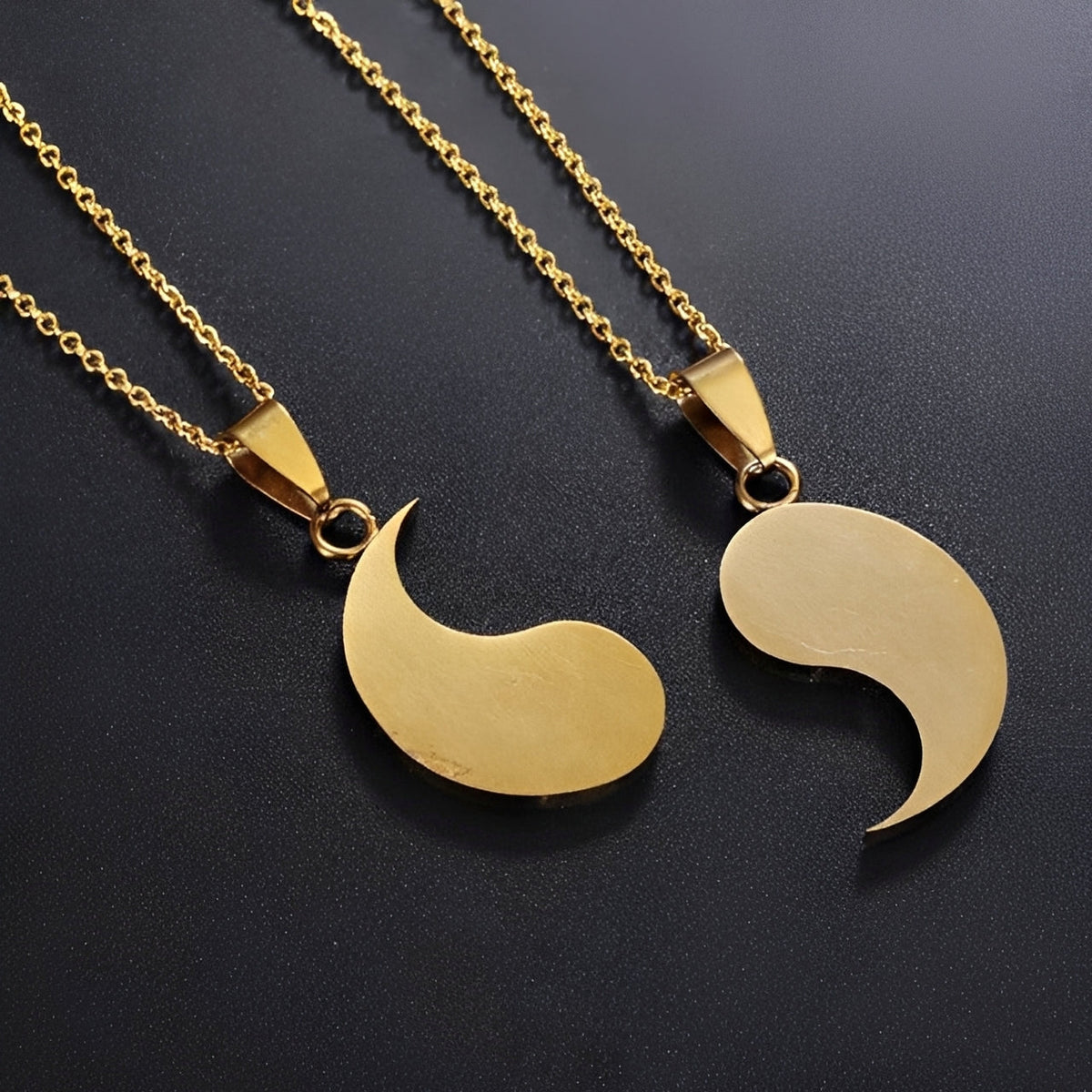 Tao – Yin Yang separable necklace for couples or friends