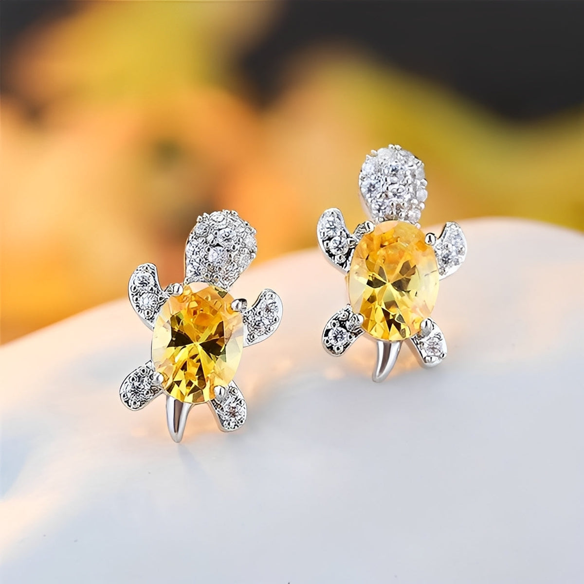 Talia – Earrings of sea turtle with shiny details