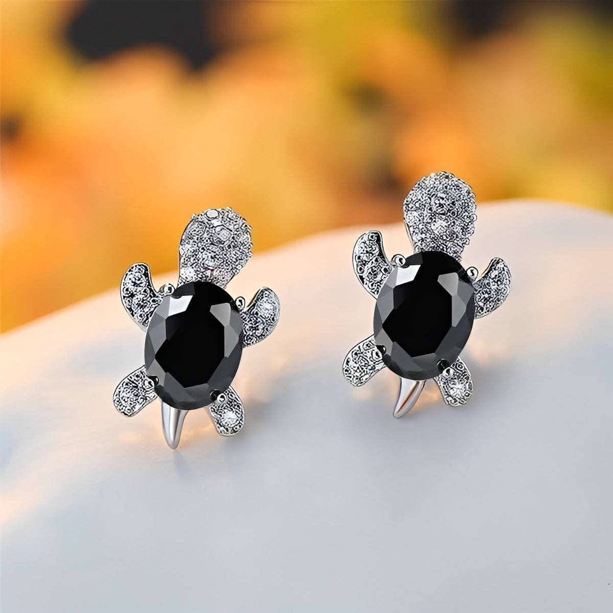 Talia – Earrings of sea turtle with shiny details