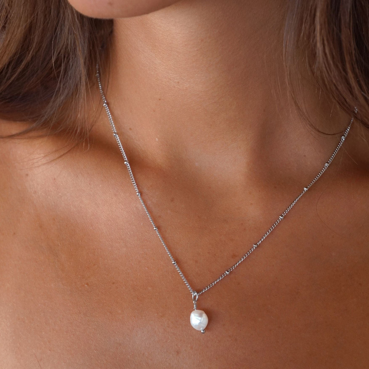 Marinelle – Timeless pendant with freshwater pearl