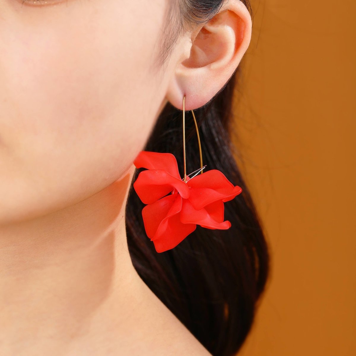 Fariba - Hoop earrings with spring flowers