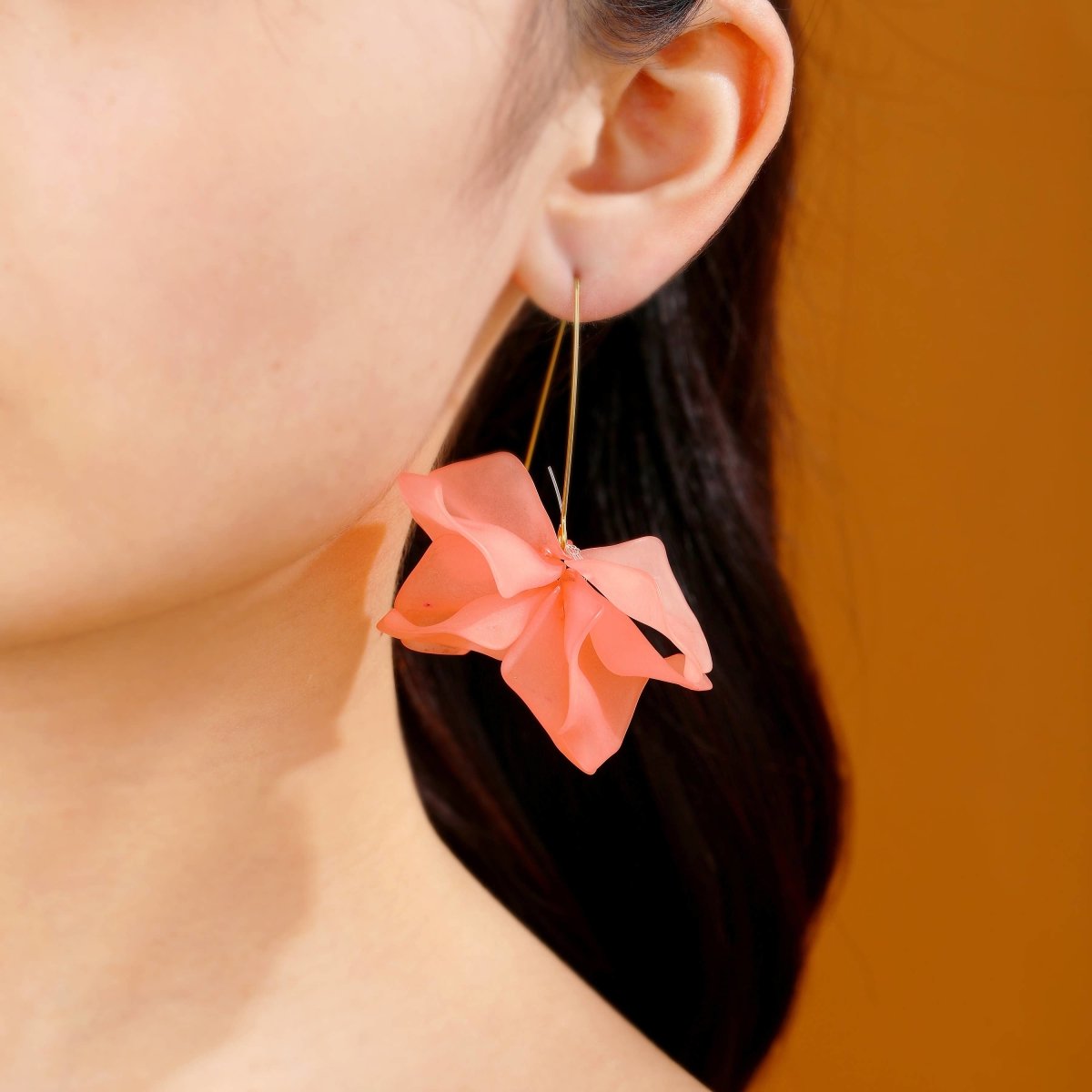 Fariba - Hoop earrings with spring flowers