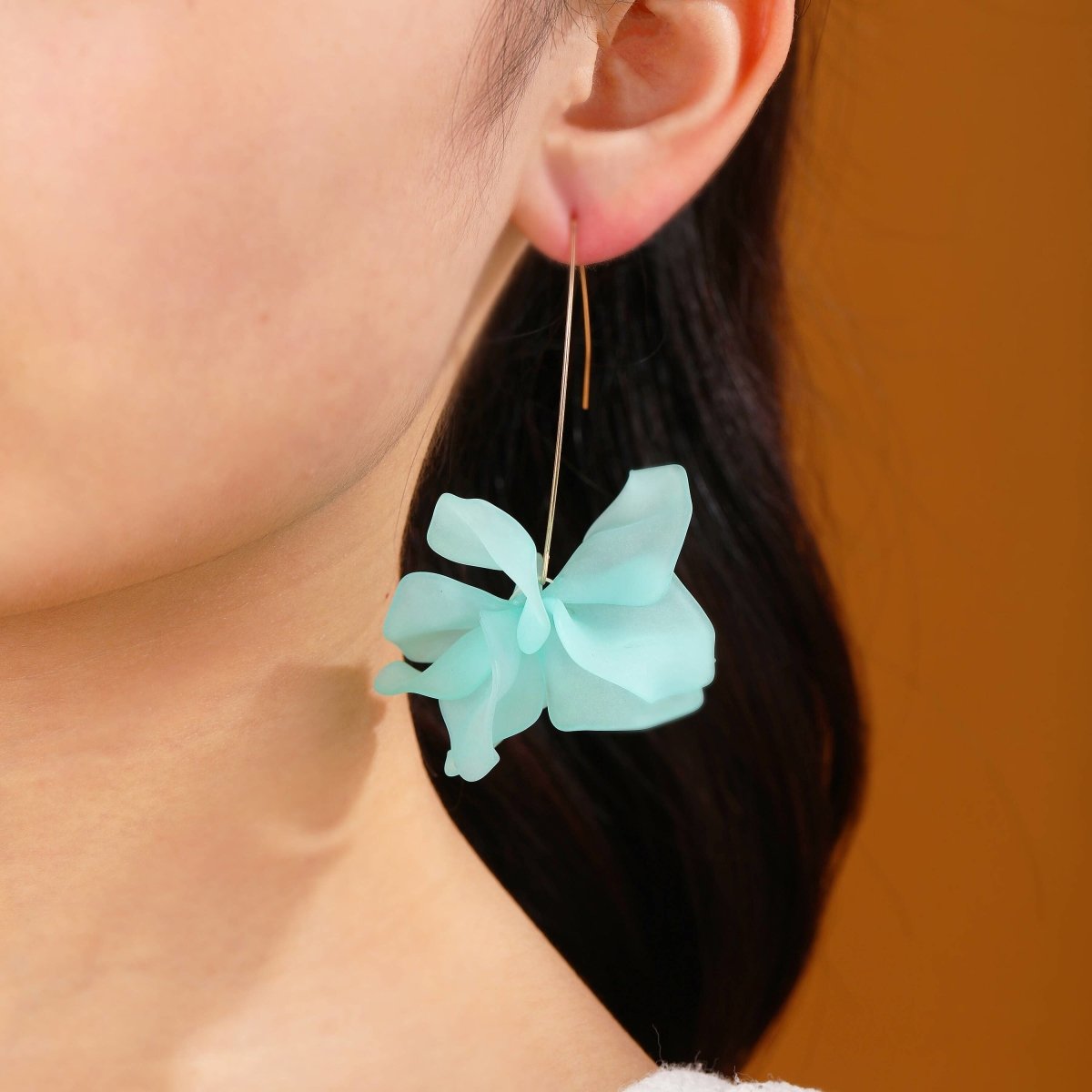 Fariba - Hoop earrings with spring flowers