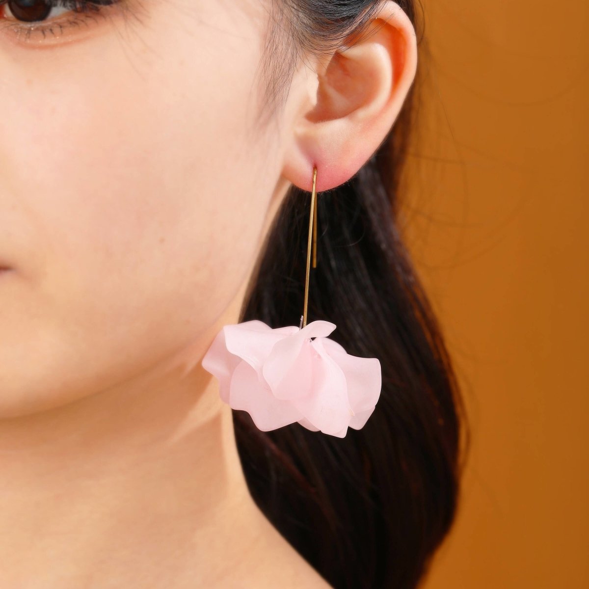 Fariba - Hoop earrings with spring flowers