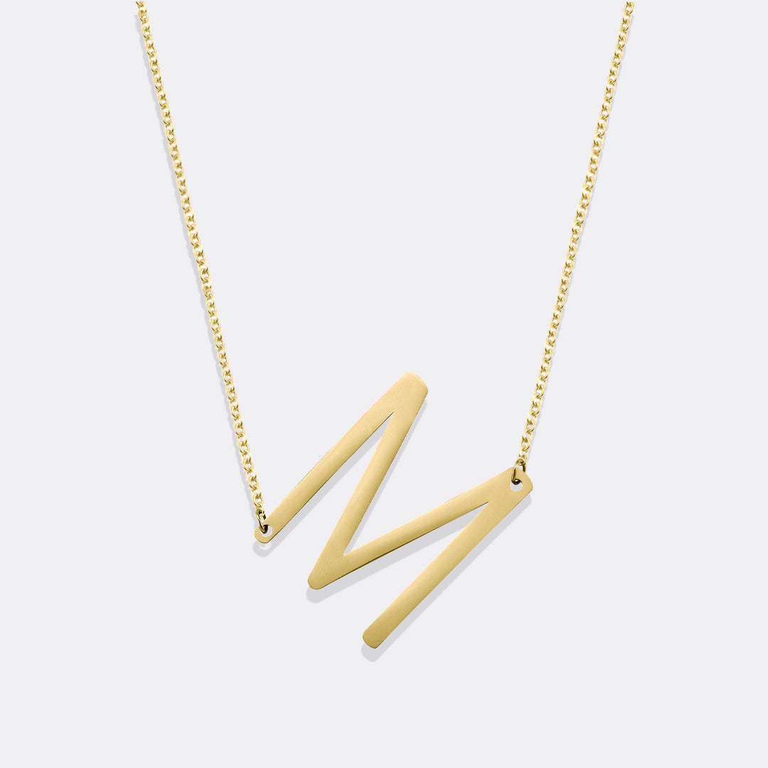 Inez – Necklace with declarative initial