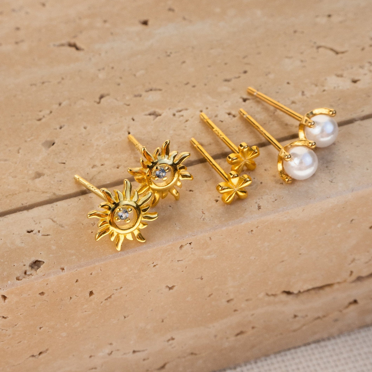 Jessi - Golden Pearl Earrings
